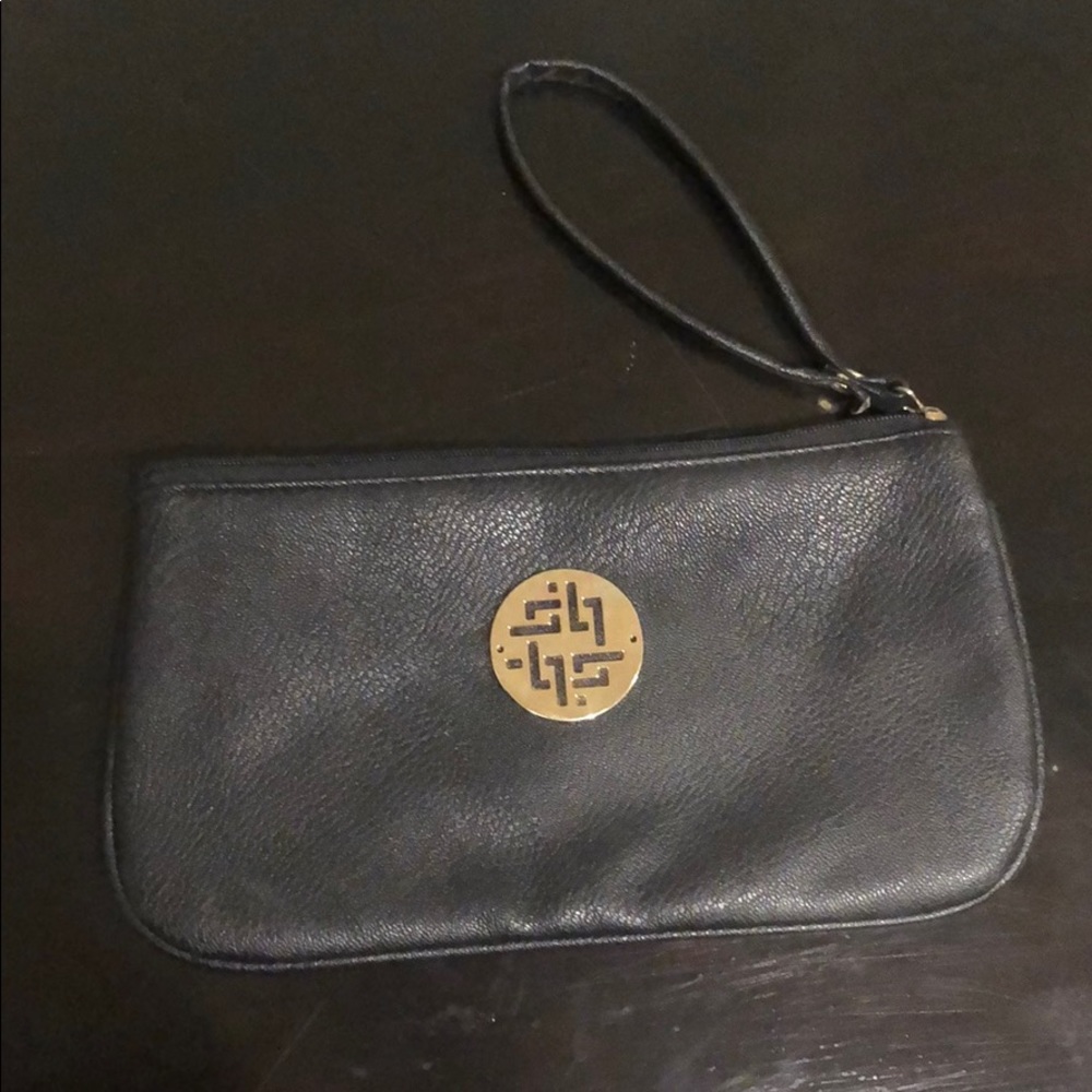 Black wristlet